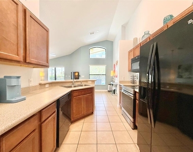 2136 Victoria Drive - Photo Thumbnail 10