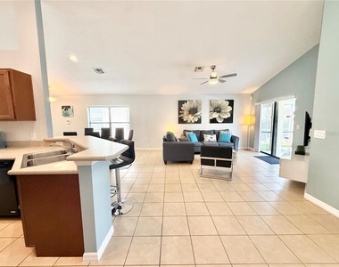 2136 Victoria Drive - Photo Thumbnail 8