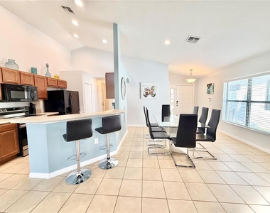 2136 Victoria Drive - Photo Thumbnail 7