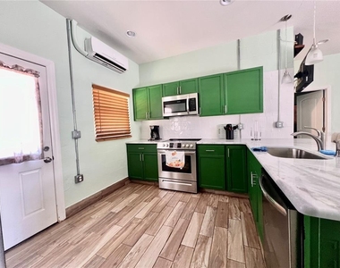 821 Mulberry Street - Photo Thumbnail 5