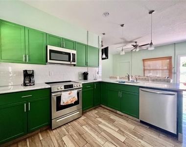 821 Mulberry Street - Photo Thumbnail 7