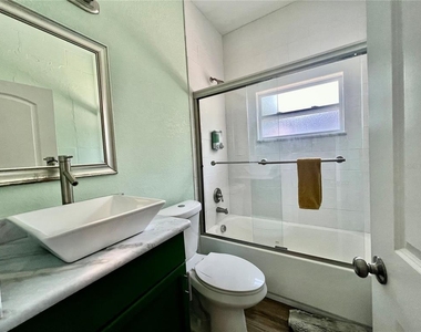 821 Mulberry Street - Photo Thumbnail 3