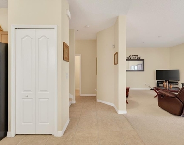 1323 Priory Circle - Photo Thumbnail 11