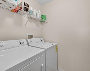 1323 Priory Circle - Photo Thumbnail 32