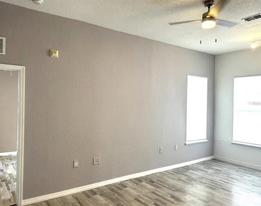 6137 Metrowest Boulevard - Photo Thumbnail 25