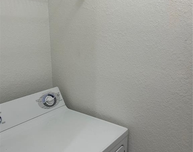 6137 Metrowest Boulevard - Photo Thumbnail 16