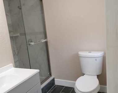 3246 Ne 7th Lane - Photo Thumbnail 5