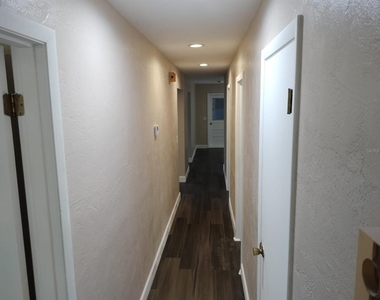 3246 Ne 7th Lane - Photo Thumbnail 8