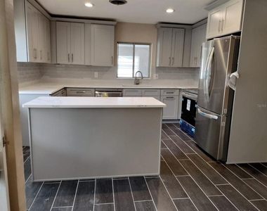 3246 Ne 7th Lane - Photo Thumbnail 11