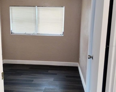 3246 Ne 7th Lane - Photo Thumbnail 1