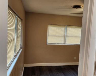 3246 Ne 7th Lane - Photo Thumbnail 25
