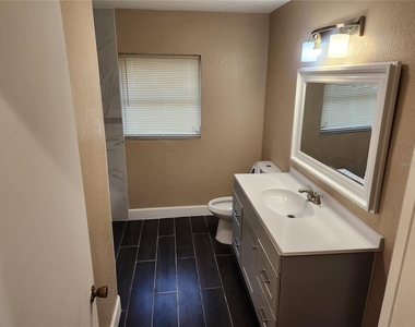 3246 Ne 7th Lane - Photo Thumbnail 20
