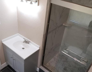 3246 Ne 7th Lane - Photo Thumbnail 2
