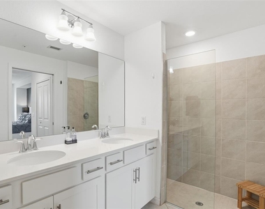 14204 Heritage Landing Boulevard - Photo Thumbnail 22