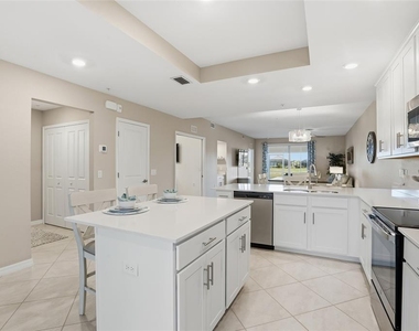 14204 Heritage Landing Boulevard - Photo Thumbnail 15
