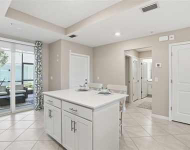 14204 Heritage Landing Boulevard - Photo Thumbnail 14