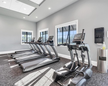 14204 Heritage Landing Boulevard - Photo Thumbnail 55