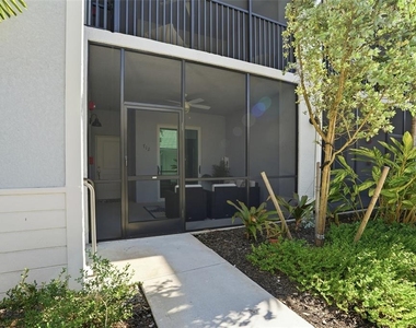 14204 Heritage Landing Boulevard - Photo Thumbnail 5