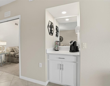 14204 Heritage Landing Boulevard - Photo Thumbnail 10
