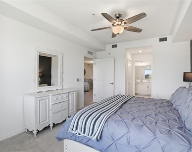 14204 Heritage Landing Boulevard - Photo Thumbnail 21