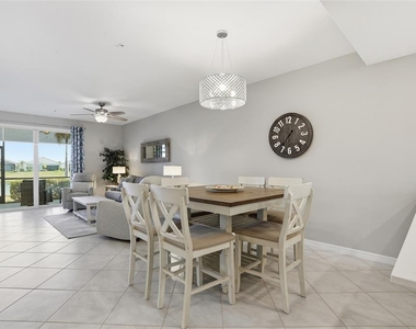 14204 Heritage Landing Boulevard - Photo Thumbnail 11