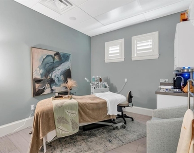 14204 Heritage Landing Boulevard - Photo Thumbnail 58