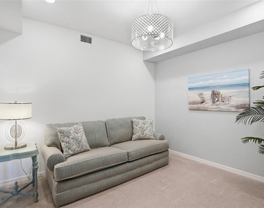 14204 Heritage Landing Boulevard - Photo Thumbnail 17