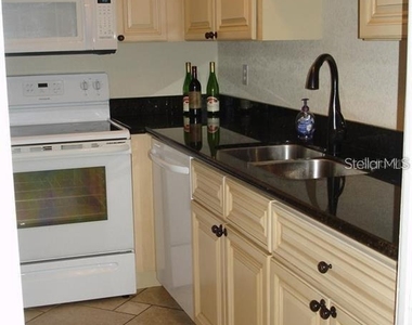 7211 W Country Club Drive N - Photo Thumbnail 2