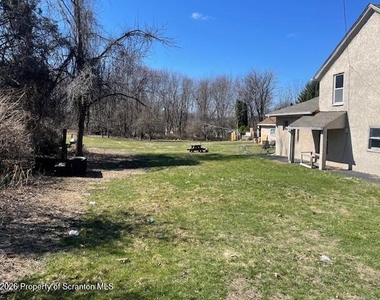 210 Crane Street - Photo Thumbnail 15