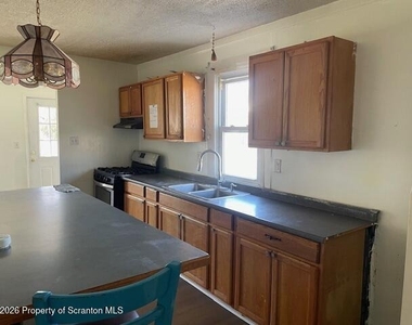 210 Crane Street - Photo Thumbnail 2