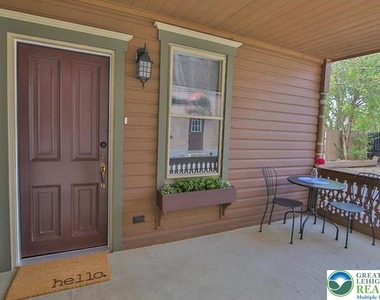325 N 8th Street - Photo Thumbnail 12