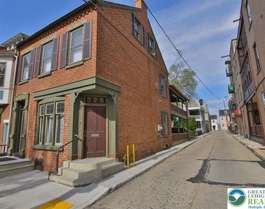 325 N 8th Street - Photo Thumbnail 1