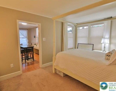 325 N 8th Street - Photo Thumbnail 6