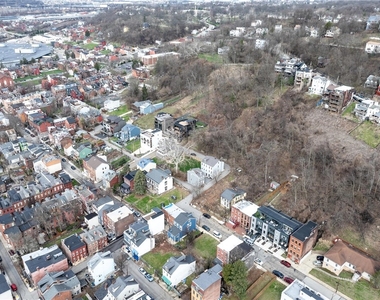 240 E Jefferson St - Photo Thumbnail 47