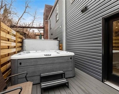 240 E Jefferson St - Photo Thumbnail 6