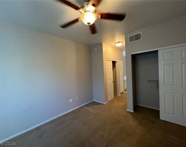 2291 W Horizon Ridge Parkway - Photo Thumbnail 18
