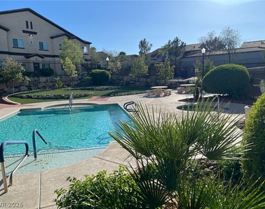 2291 W Horizon Ridge Parkway - Photo Thumbnail 29