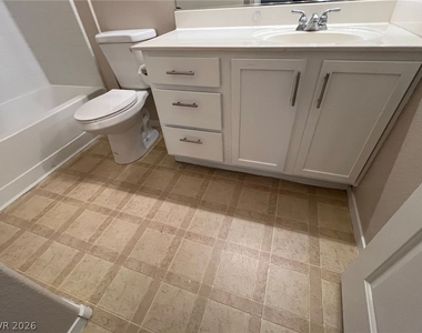 2291 W Horizon Ridge Parkway - Photo Thumbnail 23