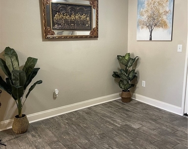 5250 S Rainbow Boulevard - Photo Thumbnail 12