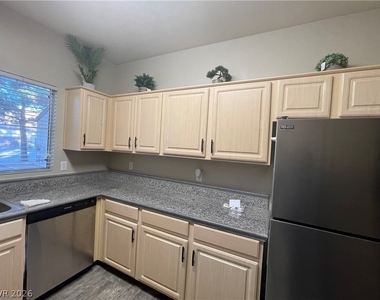 5250 S Rainbow Boulevard - Photo Thumbnail 8