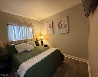 5250 S Rainbow Boulevard - Photo Thumbnail 14