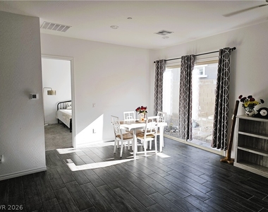 921 Mayfield Manor Lane - Photo Thumbnail 2