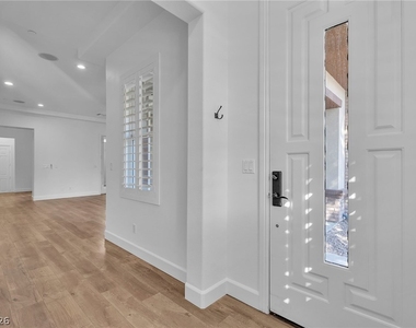 11280 Granite Ridge Drive - Photo Thumbnail 5