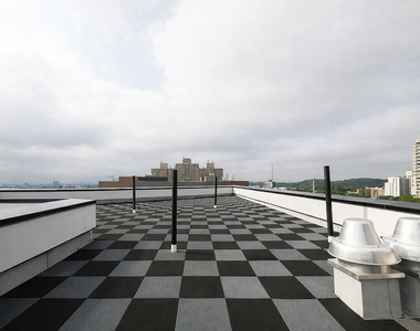 1042 President Street - Photo Thumbnail 6