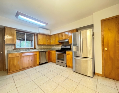300 Rano Boulevard - Photo Thumbnail 5