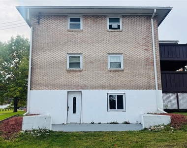 212 Rano Boulevard - Photo Thumbnail 1