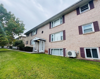 212 Rano Boulevard - Photo Thumbnail 2