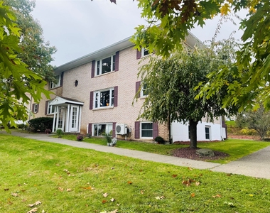 212 Rano Boulevard - Photo Thumbnail 4