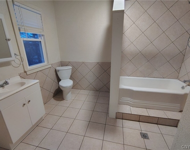 147 E Matson Avenue - Photo Thumbnail 3