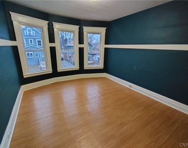 147 E Matson Avenue - Photo Thumbnail 4